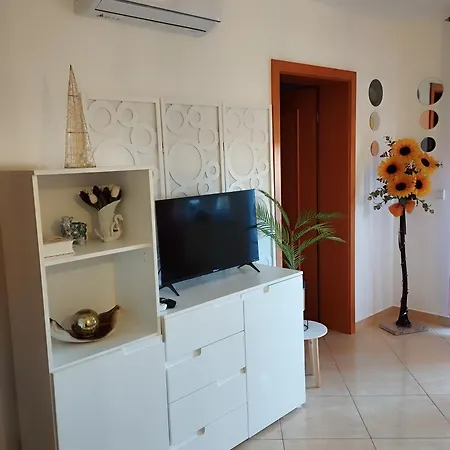 Apartment Zana *