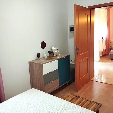 Zana Apartment *
