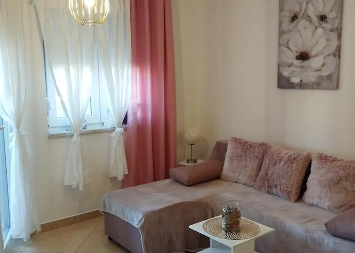 Zana Appartement Ližnjan